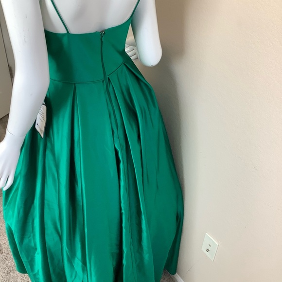 Betsey & Adam Green Evening Gown - Picture 7 of 10